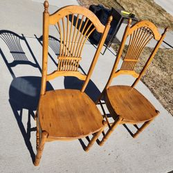 dining chair - 2 pcs
20x18x42H"
seat height: 17H"
sturdy
all for $10