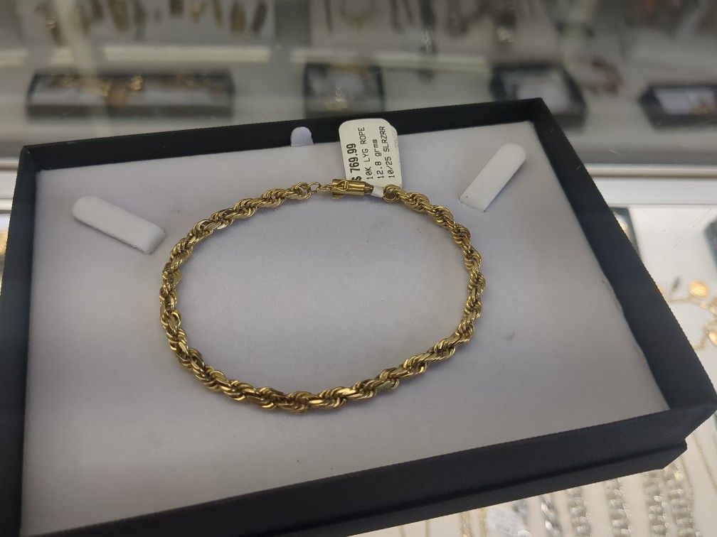 10k Solid Gold Bracelet 12.8 Grams Layway Available 10% Down If You Interested Please Make Sure You Ask For Maribel