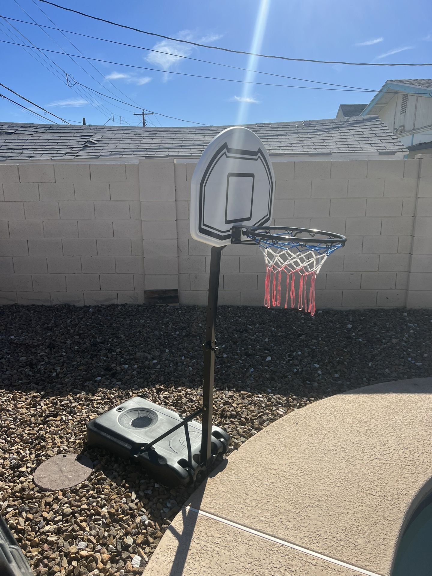 Pool/Kids basketball hoop
