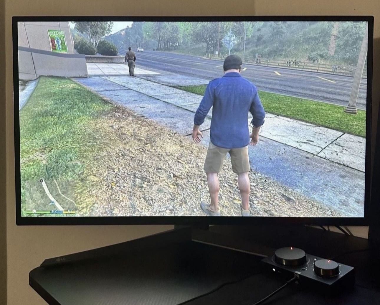 LG ULTRAGEAR 32GQ950-B 32” 4K 144hz 1ms IPS Gaming Monitor