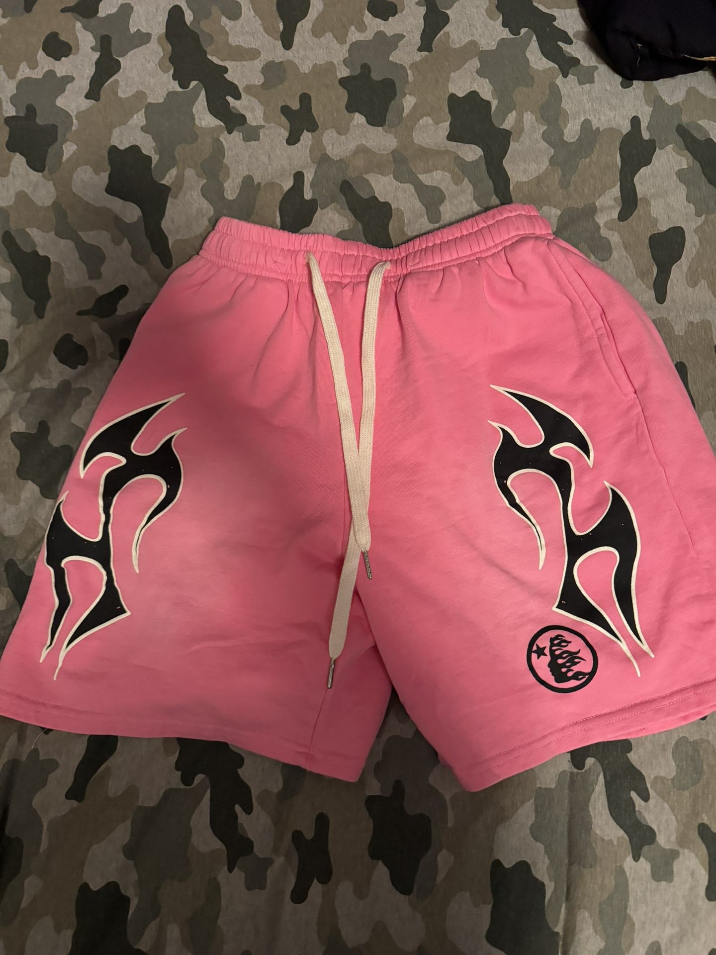 HELLSTAR pinkショートパンツ Hellstar Flame Shorts Pink - FW23 - US