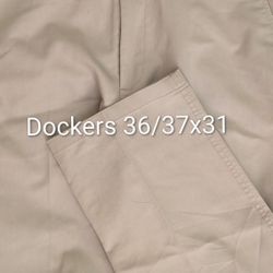 Mens Khaki Dockers 36x32, I Measure 37x31, Flat Front, Relaxed Fit, 40% Polyester, 36% Tencel Lyocell, 24% Cotton. Style-(contact info removed)02