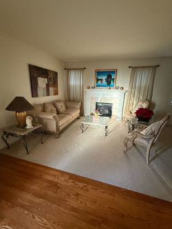 Elegant Traditional Living Room Set