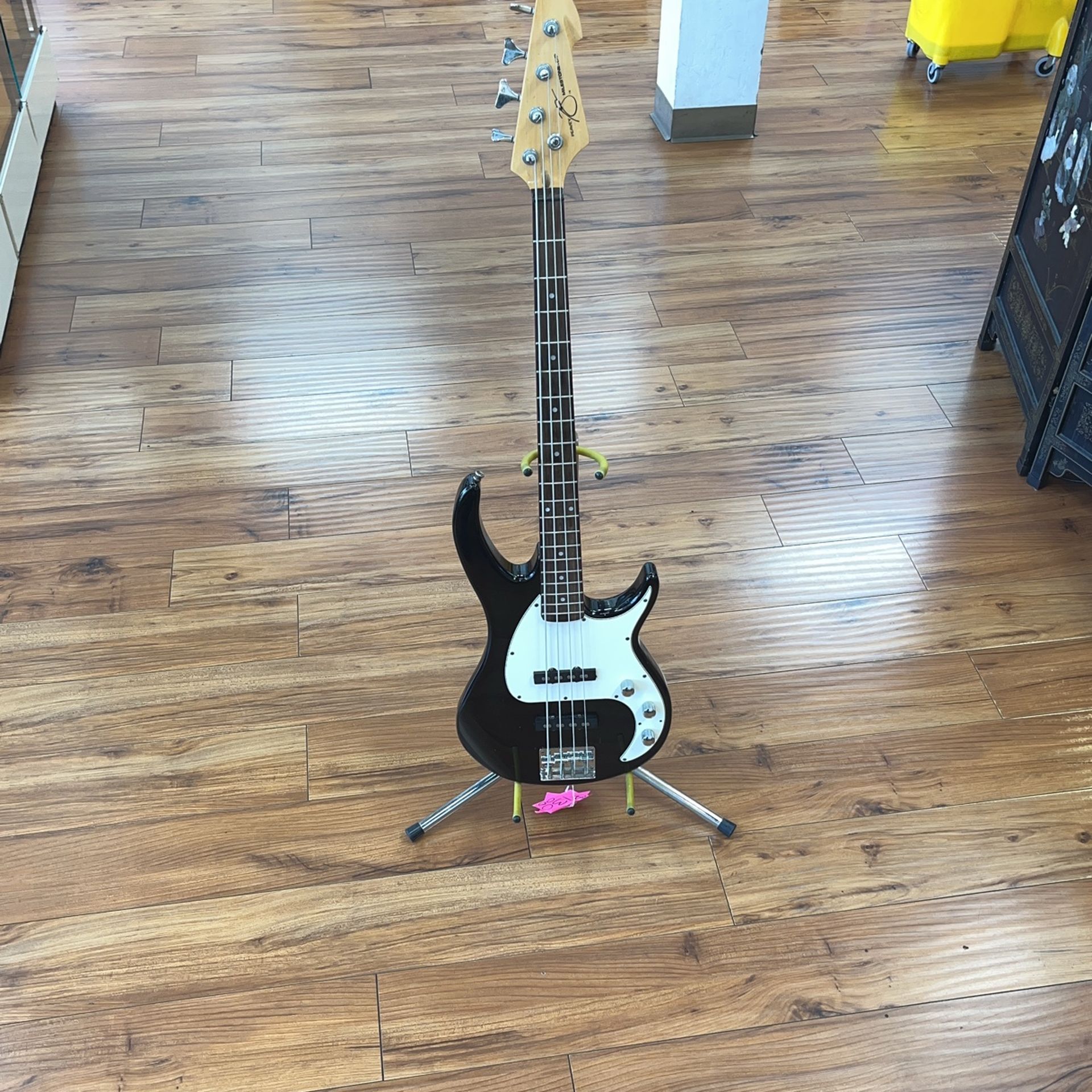 Peavy Guitar, Milestone EXP, In Used Condition