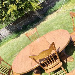Oak Vintage Heavy Dining Table And Chairs 