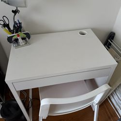white desk and chair 