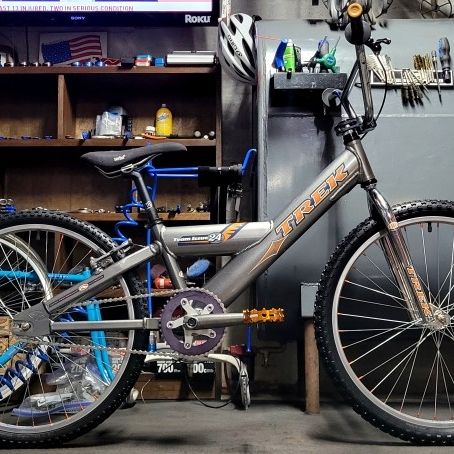 1996 TREK Team Issue 24