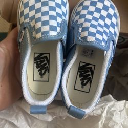 New Toddler Vans slip ons - Size 6