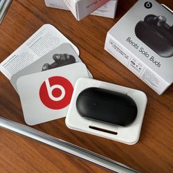 Beats Solo Buds - Wireless Bluetooth Earbuds | 18 Hours of Battery Life | Apple & Android Compatibility | Built-in Microphone - Matte Black
