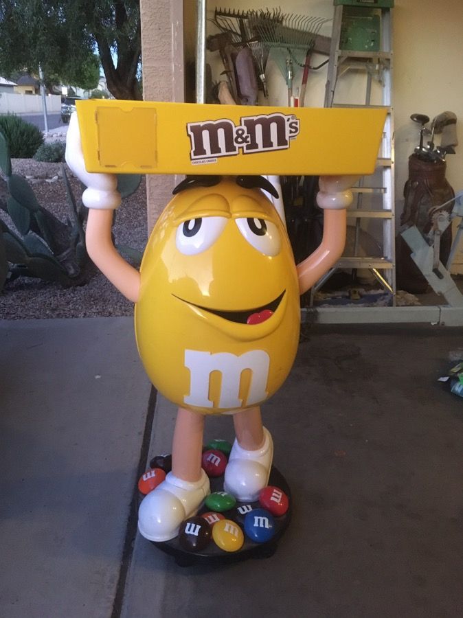 M&M Statue