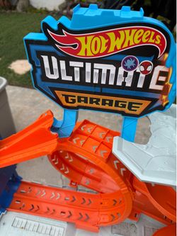 Hot Wheels Ultimate car Garage