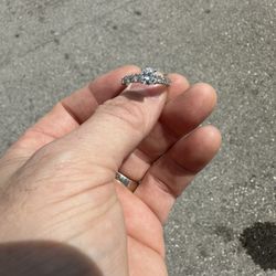 14K Diamond Engagement Ring Size 7.5 