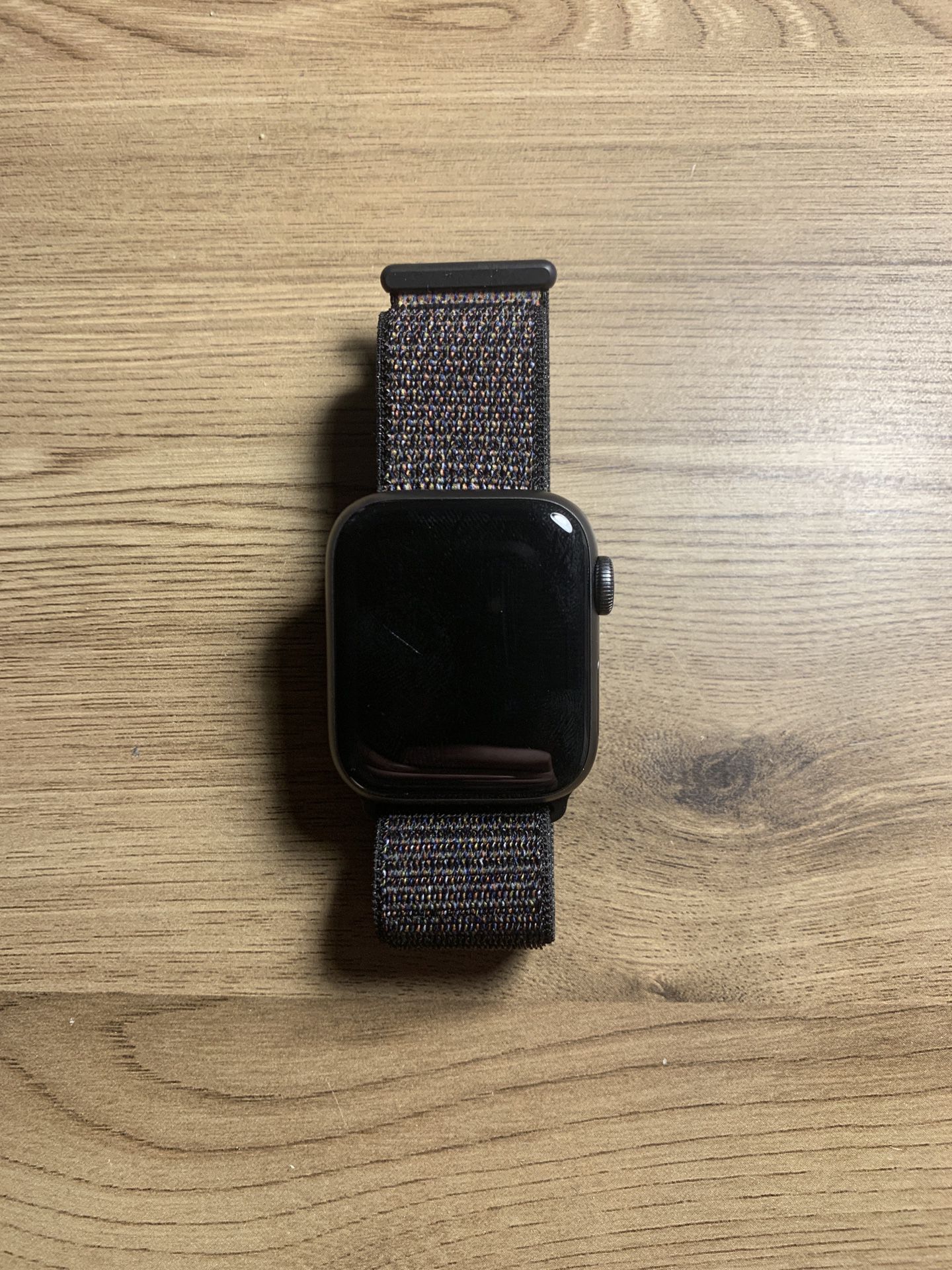 Apple Watch Series 4 Sport Loop Band GPS