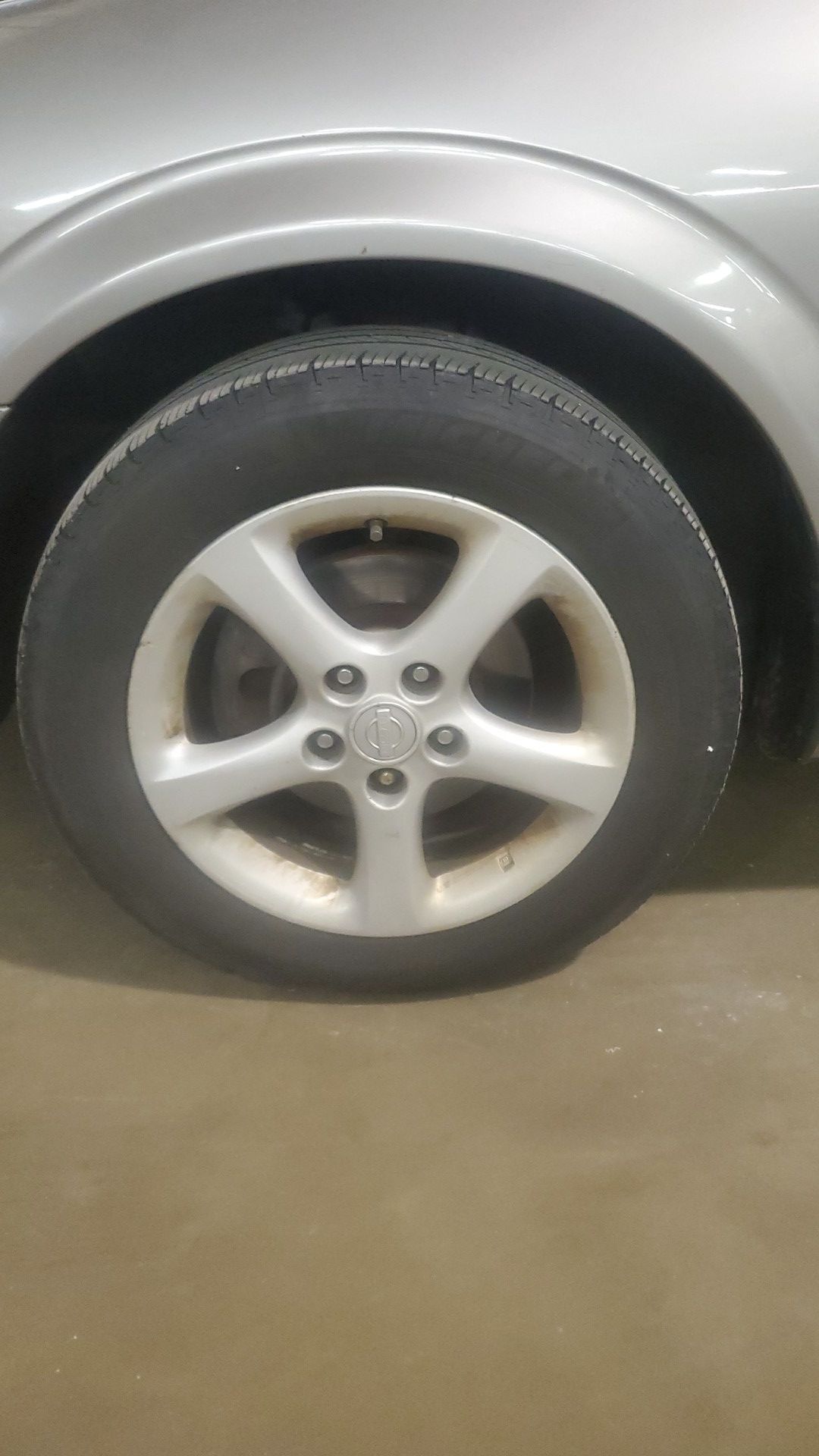Nissan maxima 2000 (4) Rims with tires