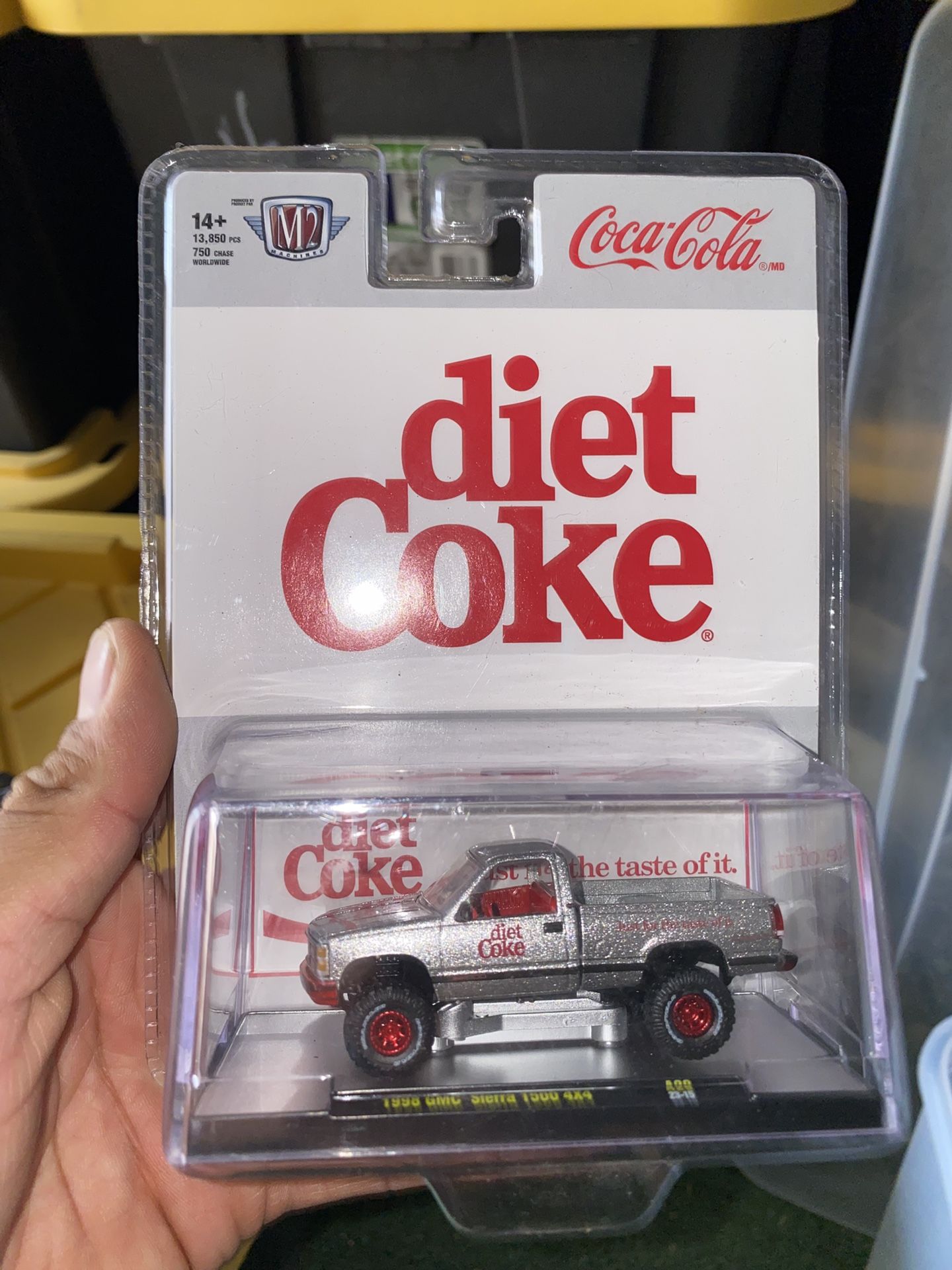 M2 Machines Coca Cola 52500-A28 1998 GMC Sierra 1500 4X4 Silver Diet Coke