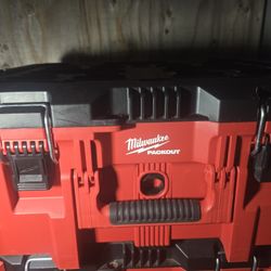 Milwaukee Packout 22in Large