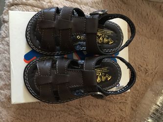 VENDO HUARACHES PARA NIÑO SIZE 4.5