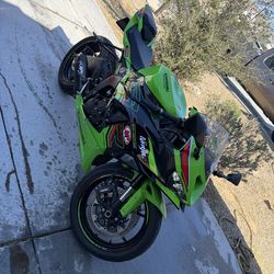 2024 Kawasaki Ninja ZX6R KRT Edition ABS