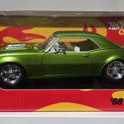 Hot Wheel 68 Camaro 1:18 Limited Edition