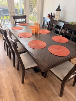 9-Piece Dining Room Set + Matching Buffet | Seats 8 | Excellent Condition $500 or best offer