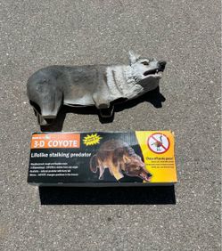 Decoy-Canadian Geese, Coyote Lifelike Stalking Predator at 37” by “Bird-X 3-D”. Pest Management for Geese & Other Wildlife Fowl.