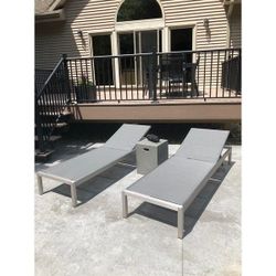 2 Outdoor patio chaise lounge chairs, pool furniture loungers adjustable 