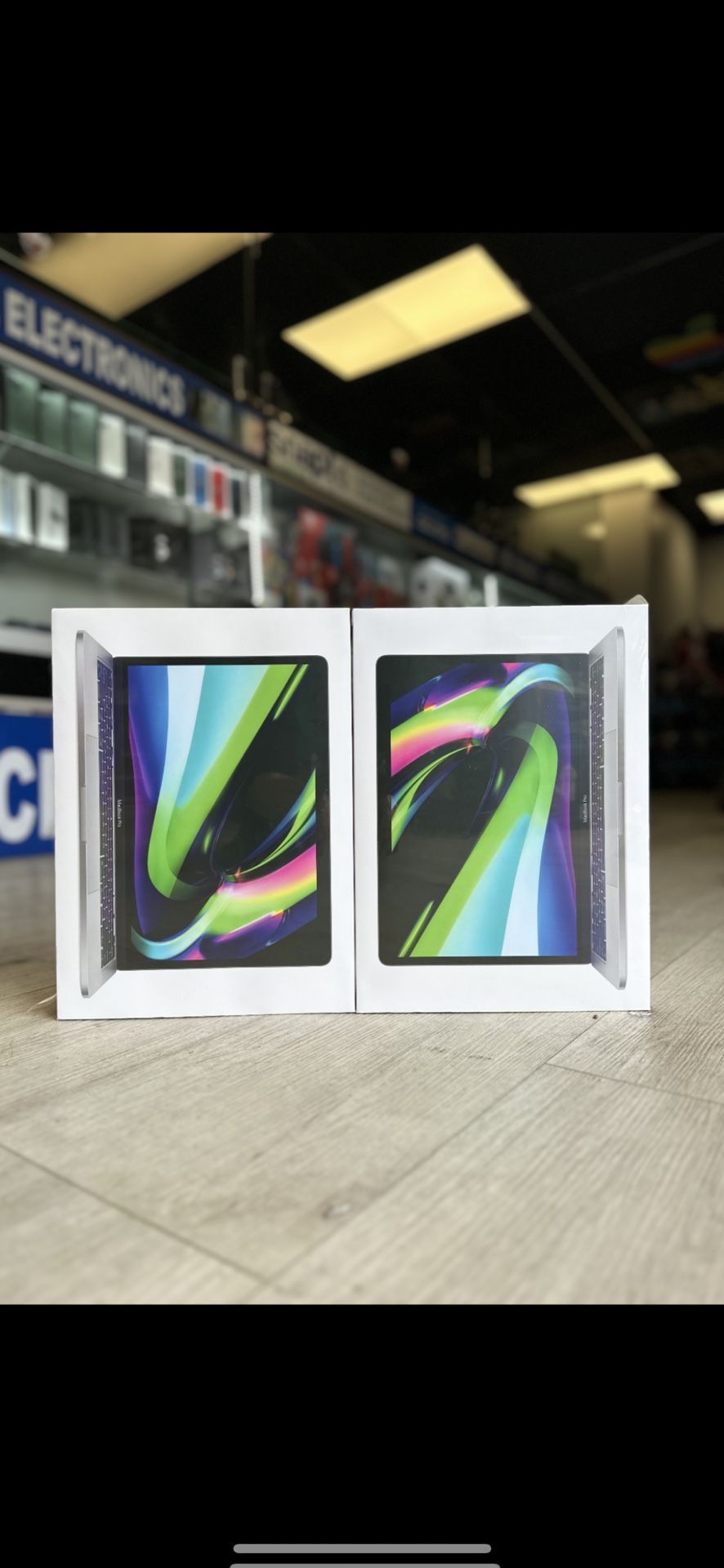 MacBook Pro 13 inch M2 Chip (NEW)