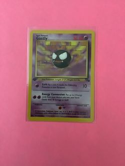 1st edition Gastly 33/62 Pokemon Card from Fossil