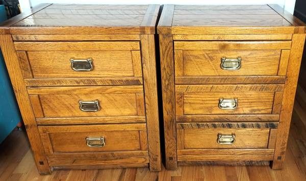 Young Hinkle Solid Oak Dresser Chest 3 Drawer