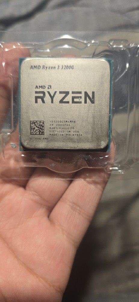Ryzen 3 3200G + RX 5500 4GB COMBO