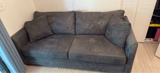 Queen sleeper love seat