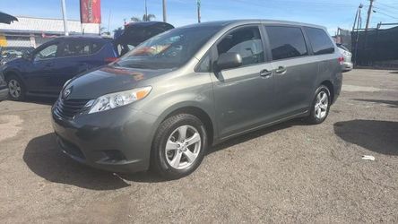 2012 Toyota Sienna