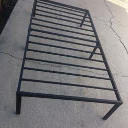 Twin raised Metal Bed Frame