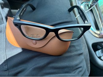 Ray-Ban Meta Wayfarer Gen 2 Smart Glasses + Charging Case
