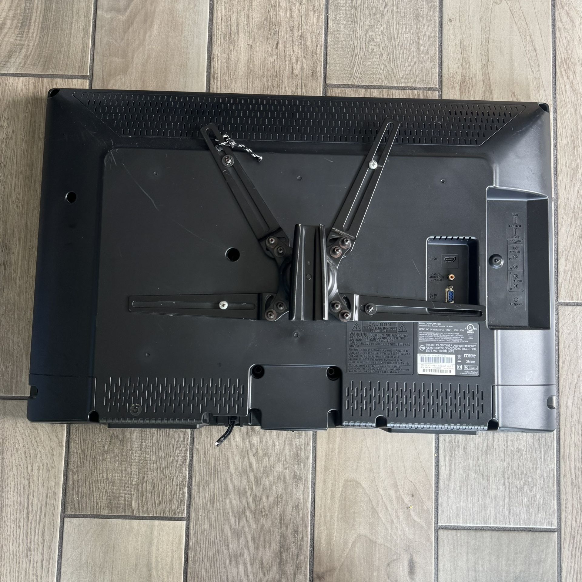 Emerson LC320EM3F 32" 720p HD LCD Television