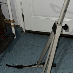 Adjustable Cello Stand