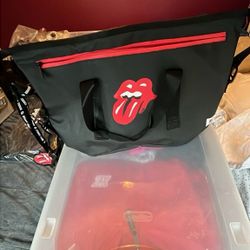 New Rolling Stones Insulated Tour Bag With Strap And 2 Tour Badges And White Large Tshirt