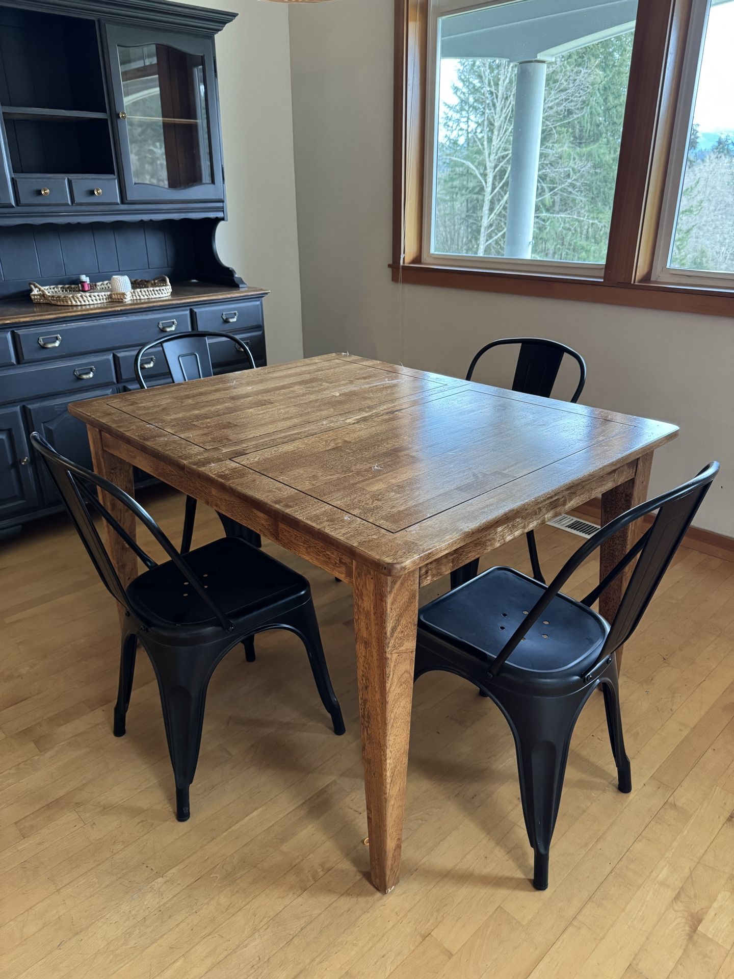 Table With Chairs