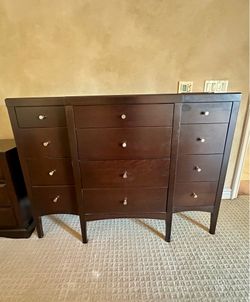 Dark Brown Dresser – Great Condition