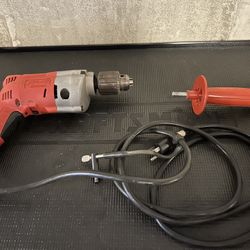 Milwaukee 1/2” Chuck Magnum Holeshooter  / Drill  : With Case : Excellent Condition