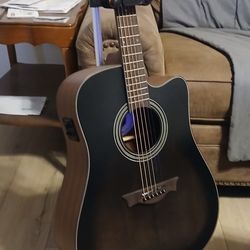 Dean Acoustic Electric Guitar in Hardcase 