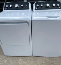 GE WASHER AND DRYER SET