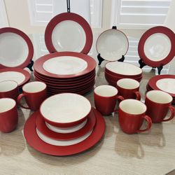 32+ Dishes, Candles, Flowers, Glassware for the Christmas Holidays and Free Stuff  