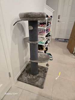 Cat tree scratcher climber perch