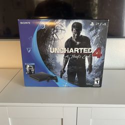 PS4 Slim 