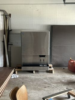 New Like Industrial Ice Maker