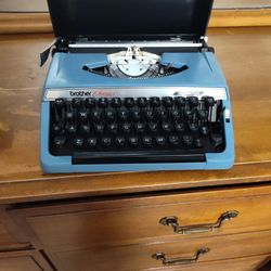 Vintage Brother Typewriter Perfect Condition