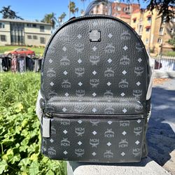 Mcm Backpack Black Large size Mint Condition Pick up Or Meet Ups Only
