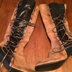 Ladies Boots, Size 9.  New
