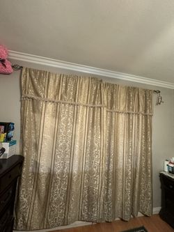 Cortinas para los cuartos están en perfecto estado